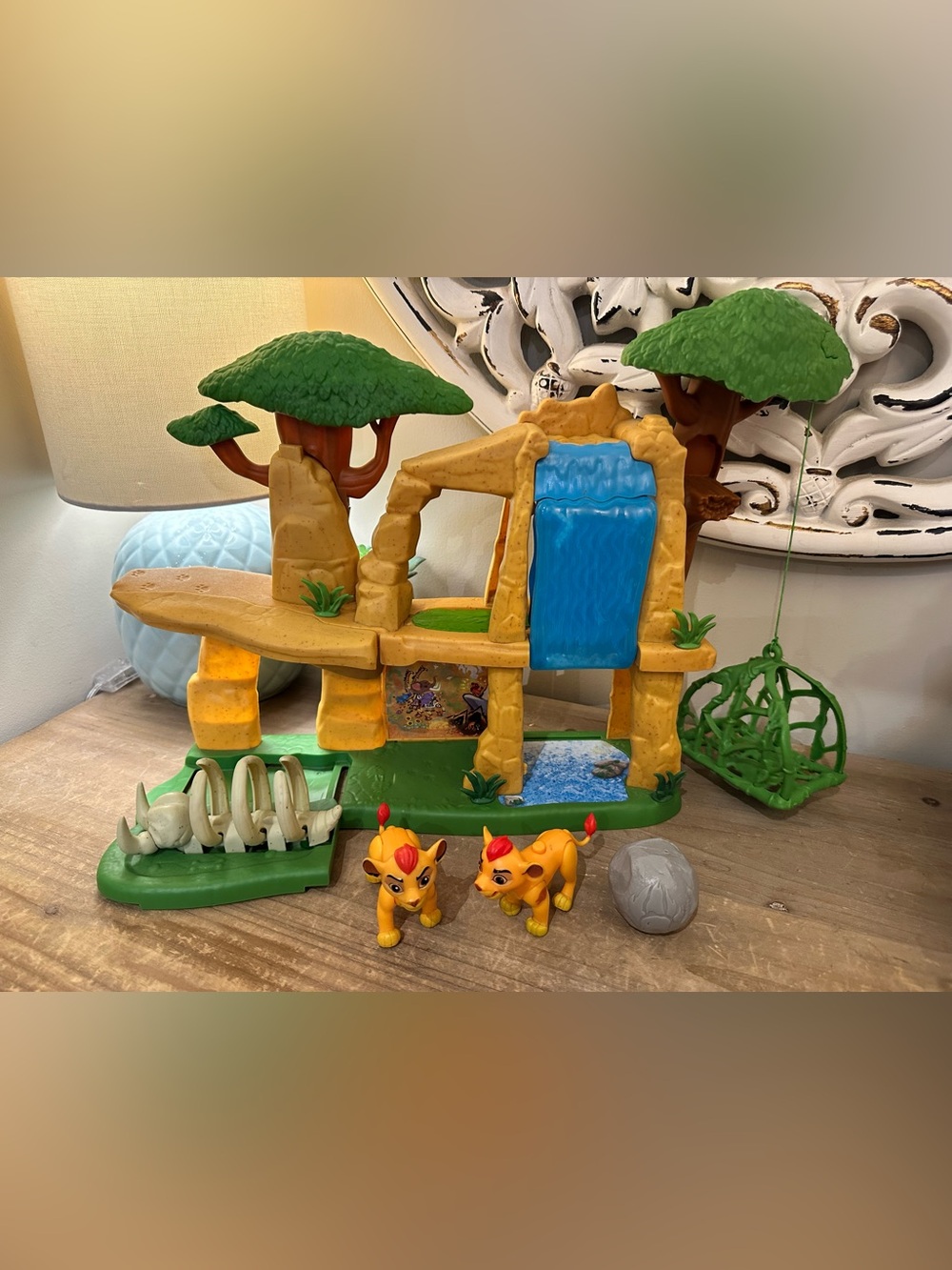 Disney Lion Guard Playset with 2 Figures and Ball (The Lion King)